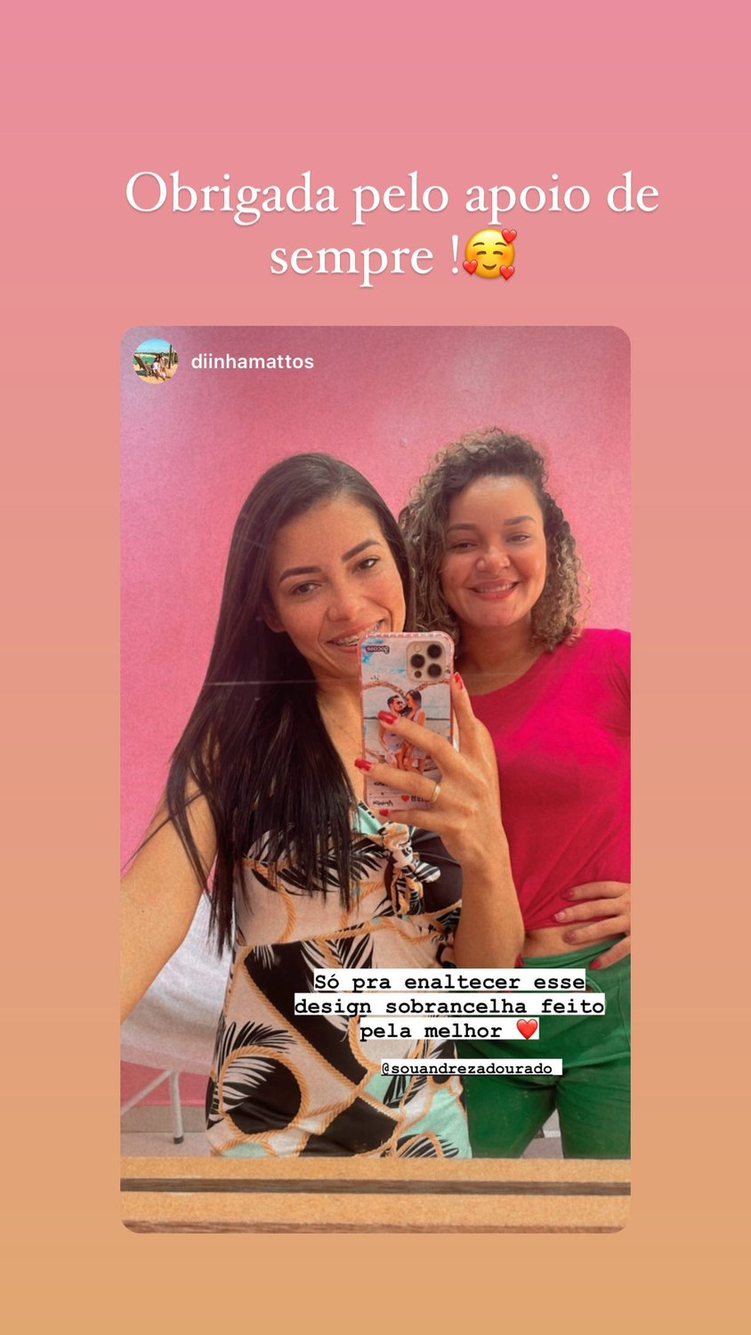 Print de cliente elogiando design de sobrancelha